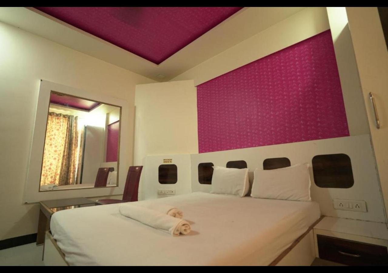 Hotel Sai Ganesh Lodging & Boarding By Wb Inn Titwala Εξωτερικό φωτογραφία